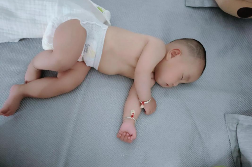 舞钢宝宝高烧怎么处理